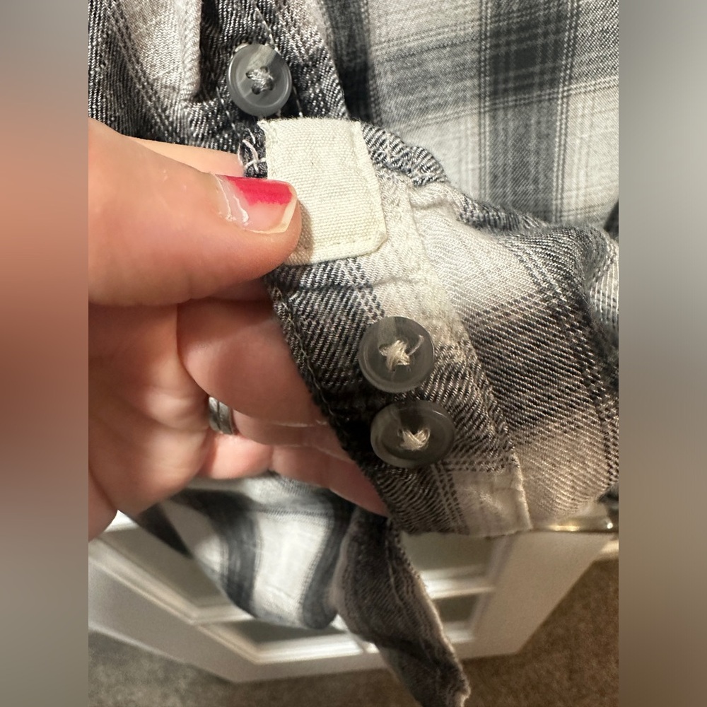 American Eagle Black and White Boyfriend Fit Flannel - Picture 6 of 7